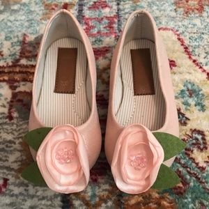 Joyfolie NWOT size 5 pink flats